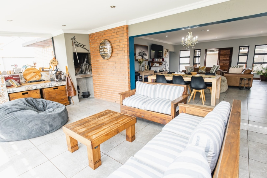 5 Bedroom Property for Sale in Somerton Estate Free State